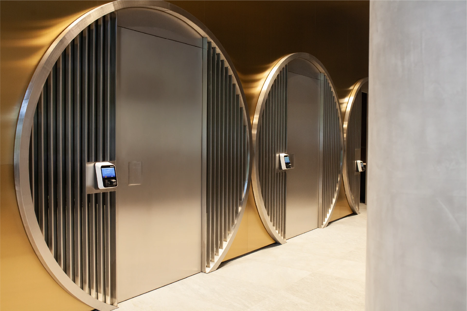 Closed safe deposit cabin door at the Trisor Munich location